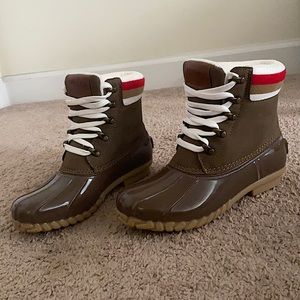 🎉HP🎉Nautica NIB Women’s Brown Duck Boots